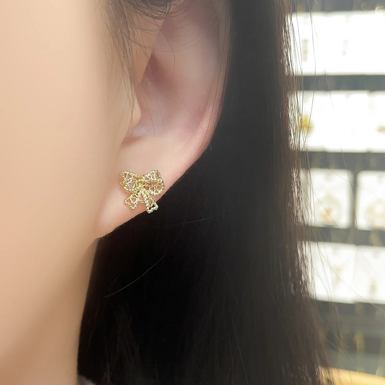 1 Pair Elegant Simple Style Letter Bow Knot Copper Ear Studs display picture 5