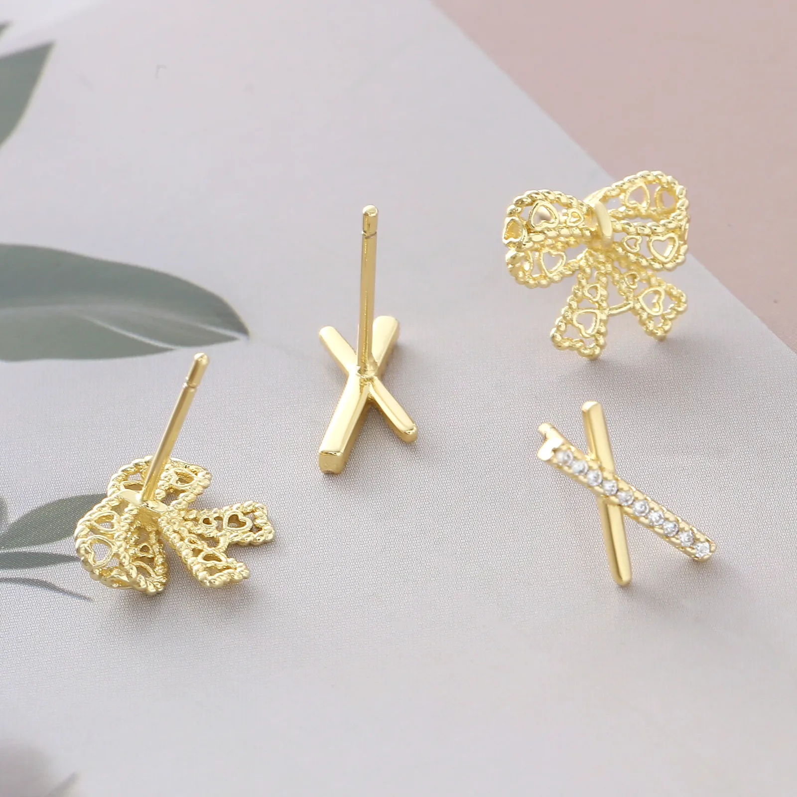 1 Pair Elegant Simple Style Letter Bow Knot Copper Ear Studs display picture 4