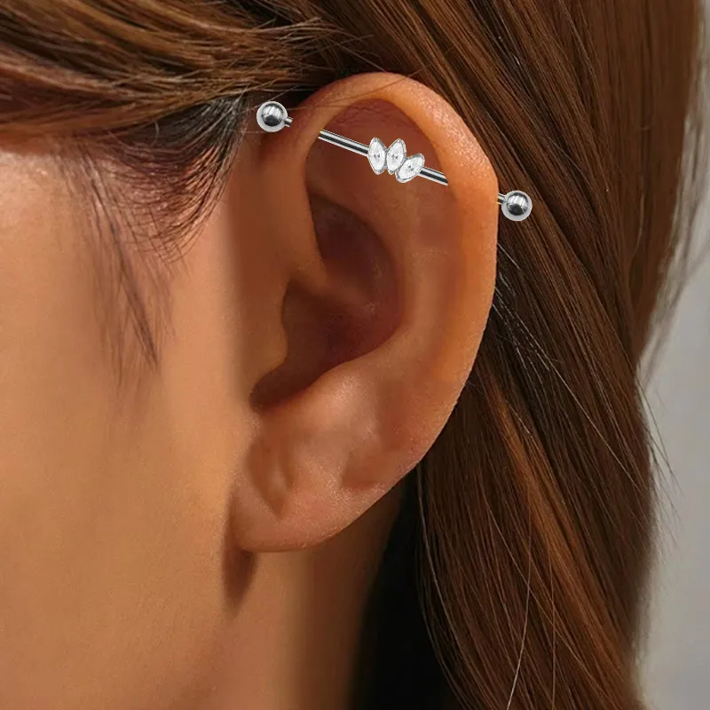 1 Piece Simple Style Classic Style Shamrock Plating Inlay Pure Titanium Titanium Alloy Zircon 14K Gold Plated White Gold Plated Cartilage Earrings display picture 1