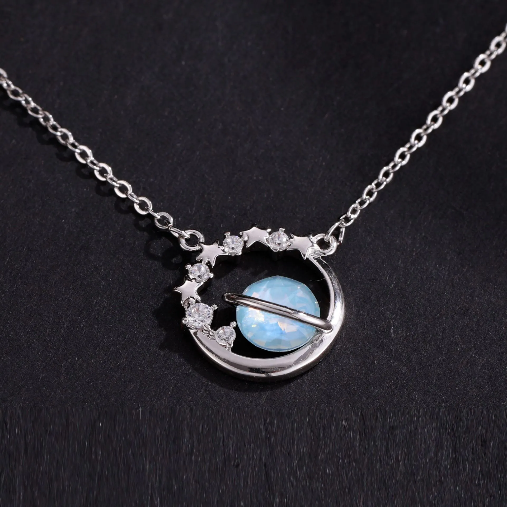 Vacation Simple Style Solid Color Copper Inlay Zircon Women's Pendant Necklace display picture 5