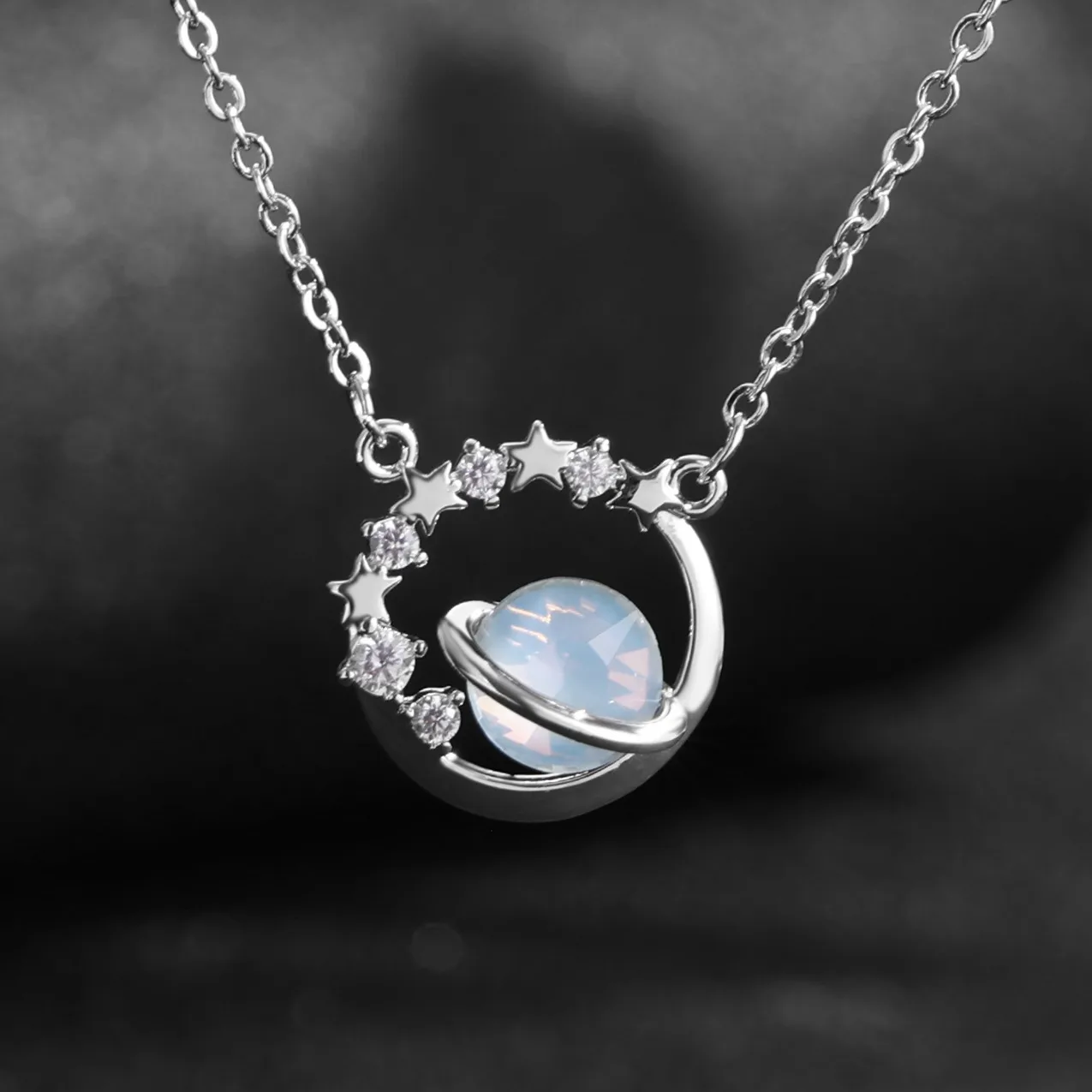 Vacation Simple Style Solid Color Copper Inlay Zircon Women's Pendant Necklace display picture 1