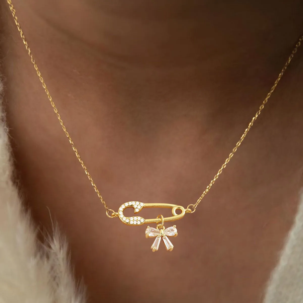 Elegant Simple Style Classic Style Pin Bow Knot 201 Stainless Steel Artificial Crystal Copper Women's Pendant Necklace display picture 1