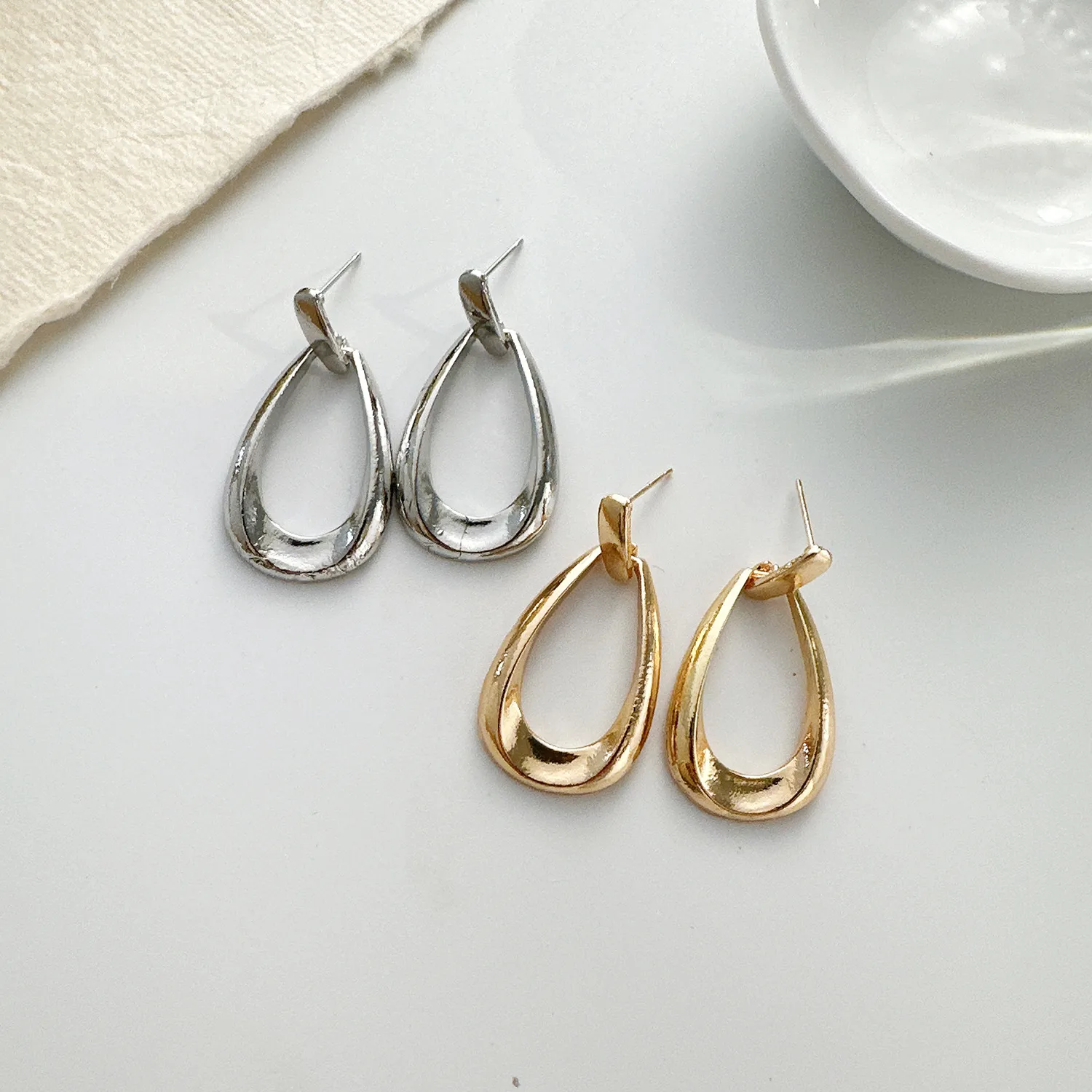 1 Pair Simple Style Classic Style Geometric Plating Alloy Drop Earrings display picture 3