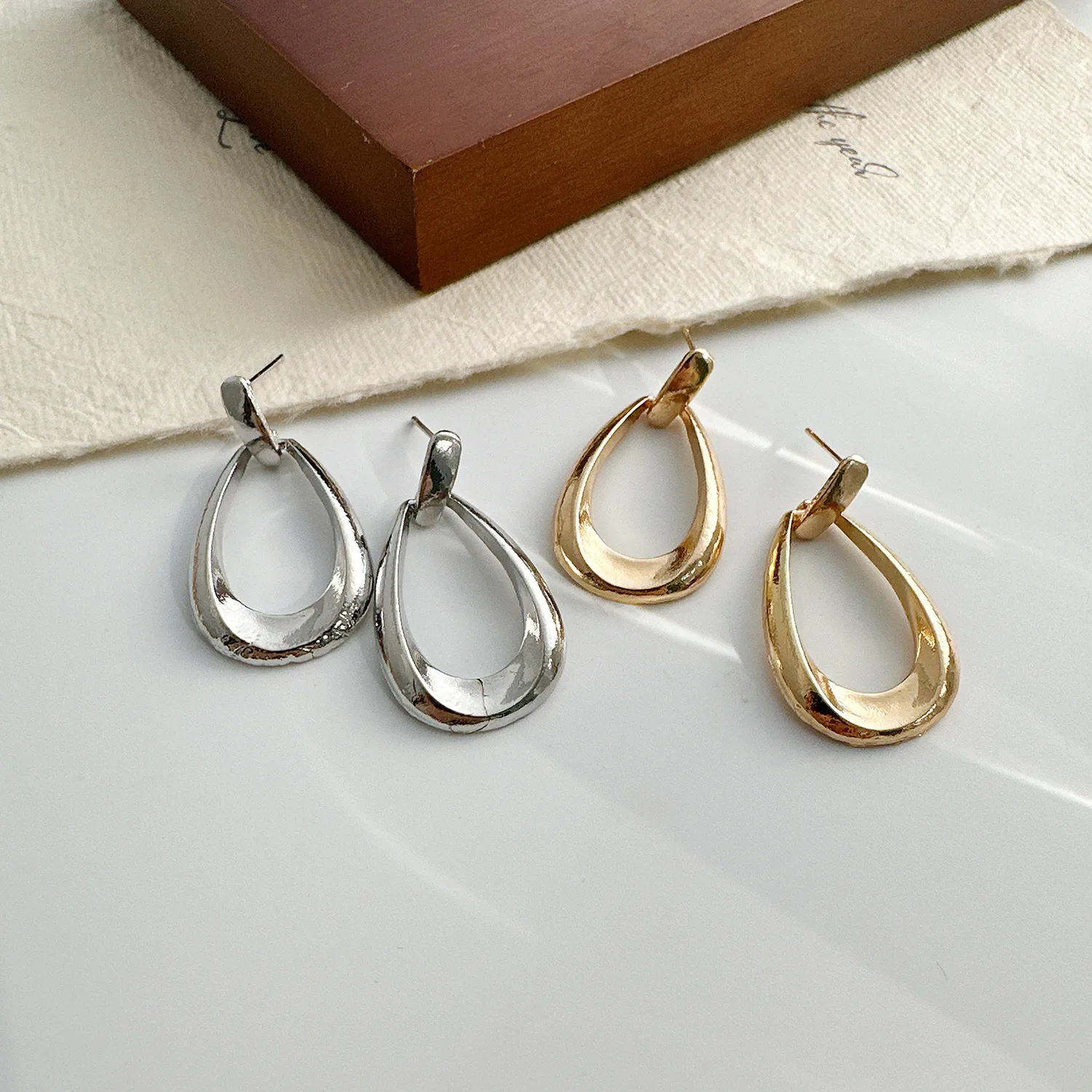 1 Pair Simple Style Classic Style Geometric Plating Alloy Drop Earrings display picture 4