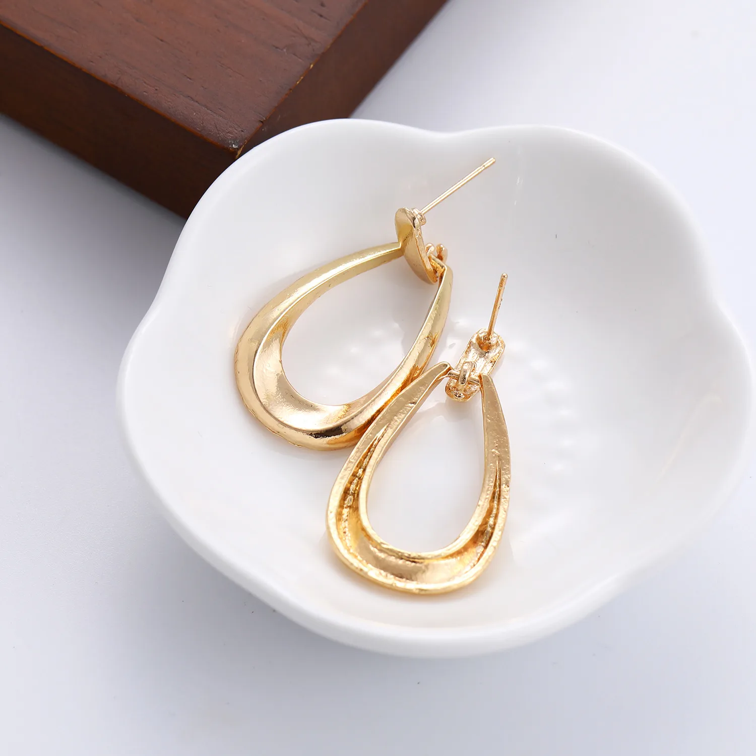 1 Pair Simple Style Classic Style Geometric Plating Alloy Drop Earrings display picture 6