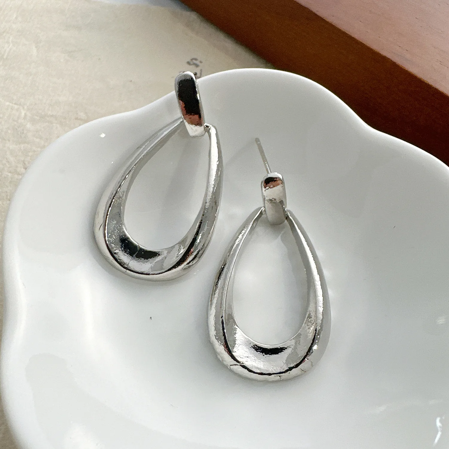 1 Pair Simple Style Classic Style Geometric Plating Alloy Drop Earrings display picture 10