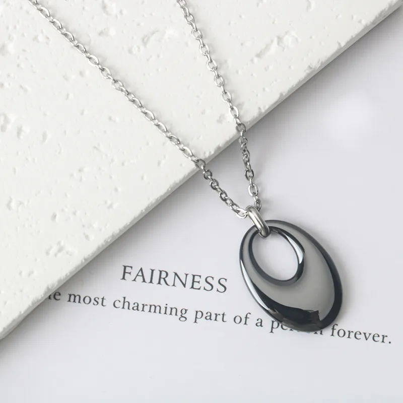 Simple Style Classic Style Geometric Titanium Steel Women's Pendant Necklace display picture 5