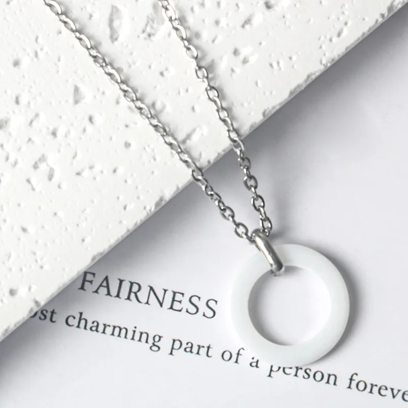 Simple Style Classic Style Circle Titanium Steel Women's Pendant Necklace display picture 6