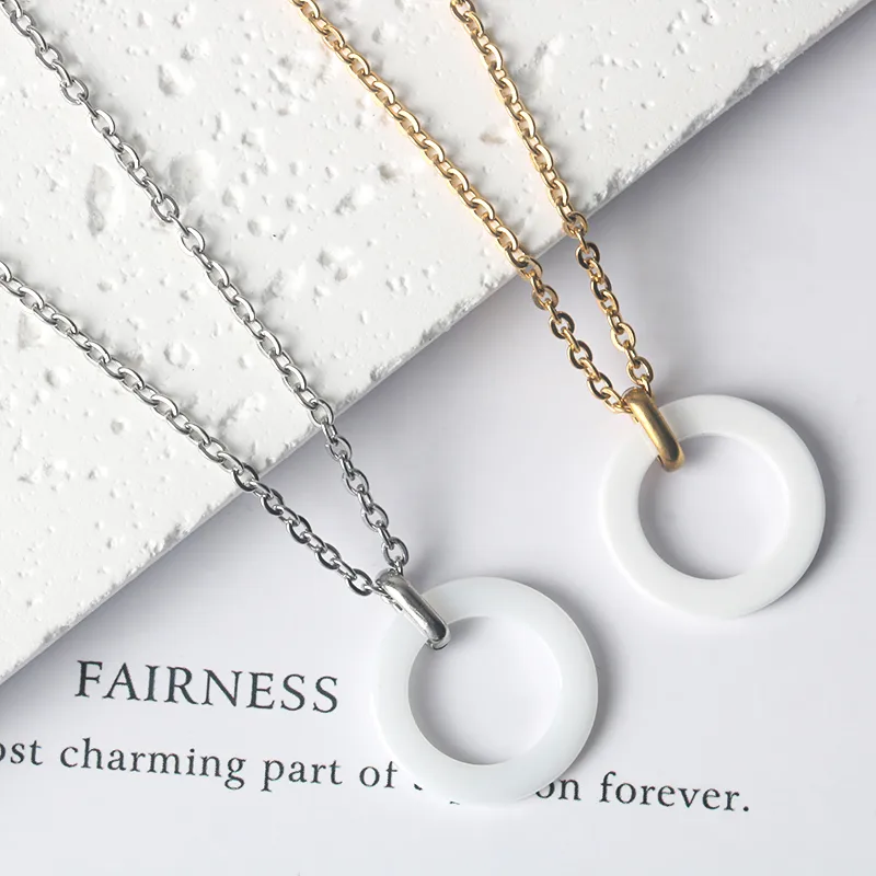 Simple Style Classic Style Circle Titanium Steel Women's Pendant Necklace display picture 4