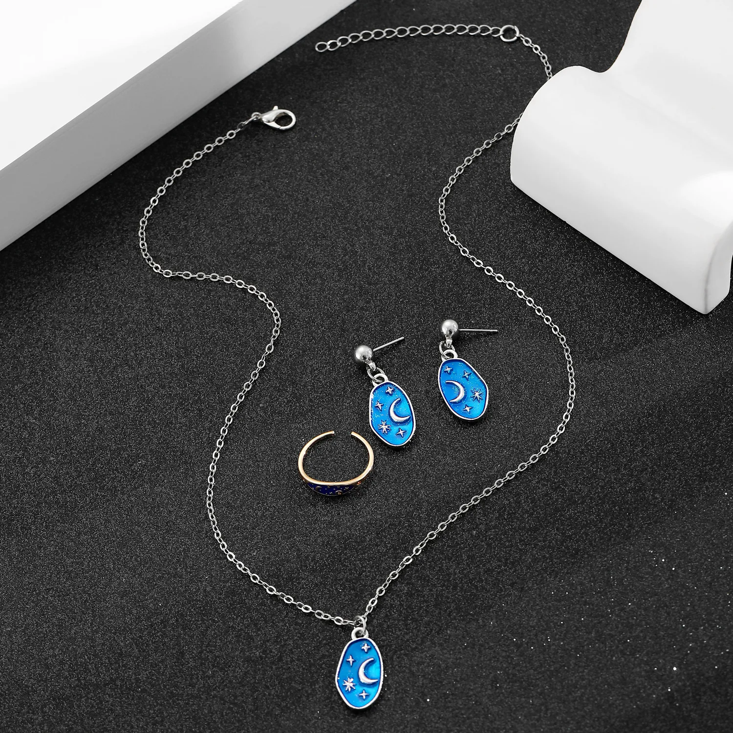 Casual Elegant Star Moon Alloy Star Moon Plating Women's Rings Earrings Necklace display picture 5