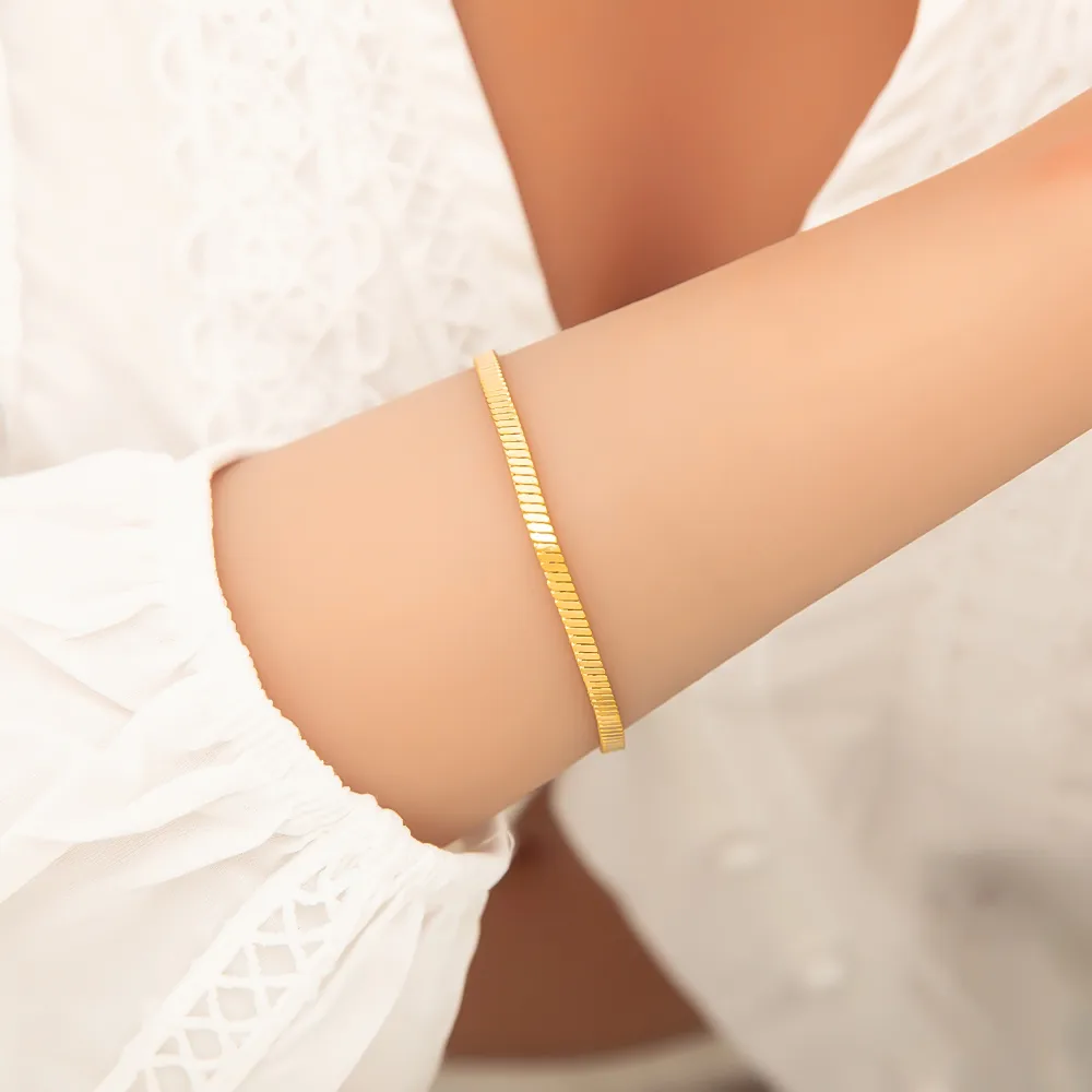 Elegant Solid Color 304 Stainless Steel Women's Bracelets display picture 4