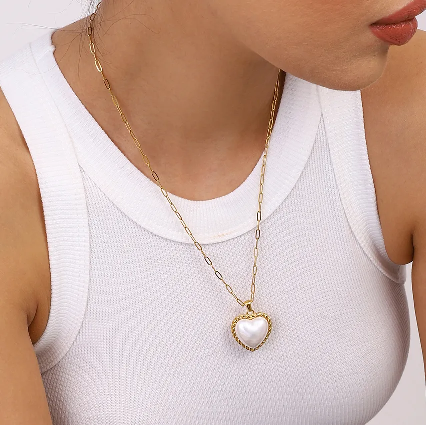 Elegant Simple Style Heart Shape 304 Stainless Steel Women's Necklace display picture 1
