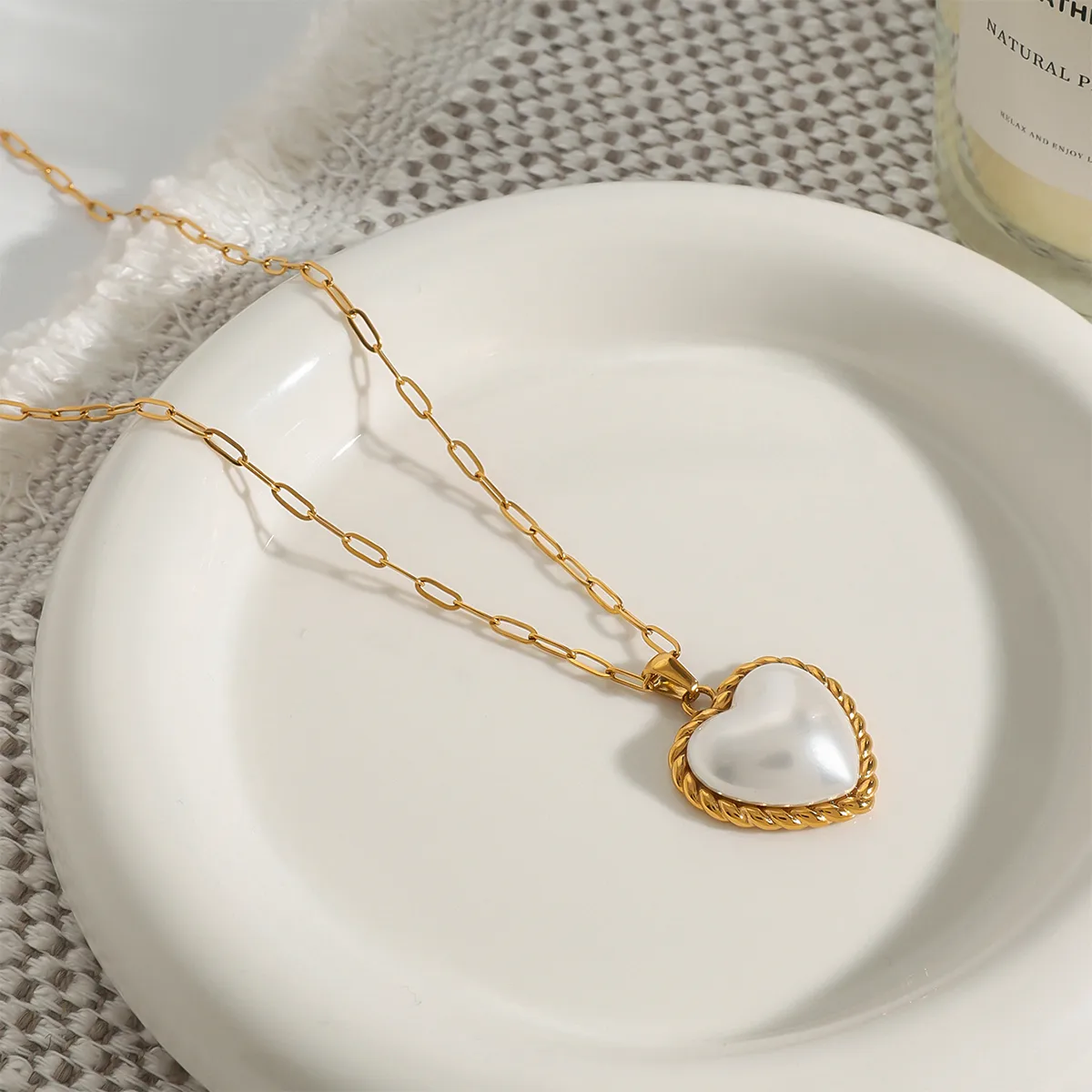 Elegant Simple Style Heart Shape 304 Stainless Steel Women's Necklace display picture 5