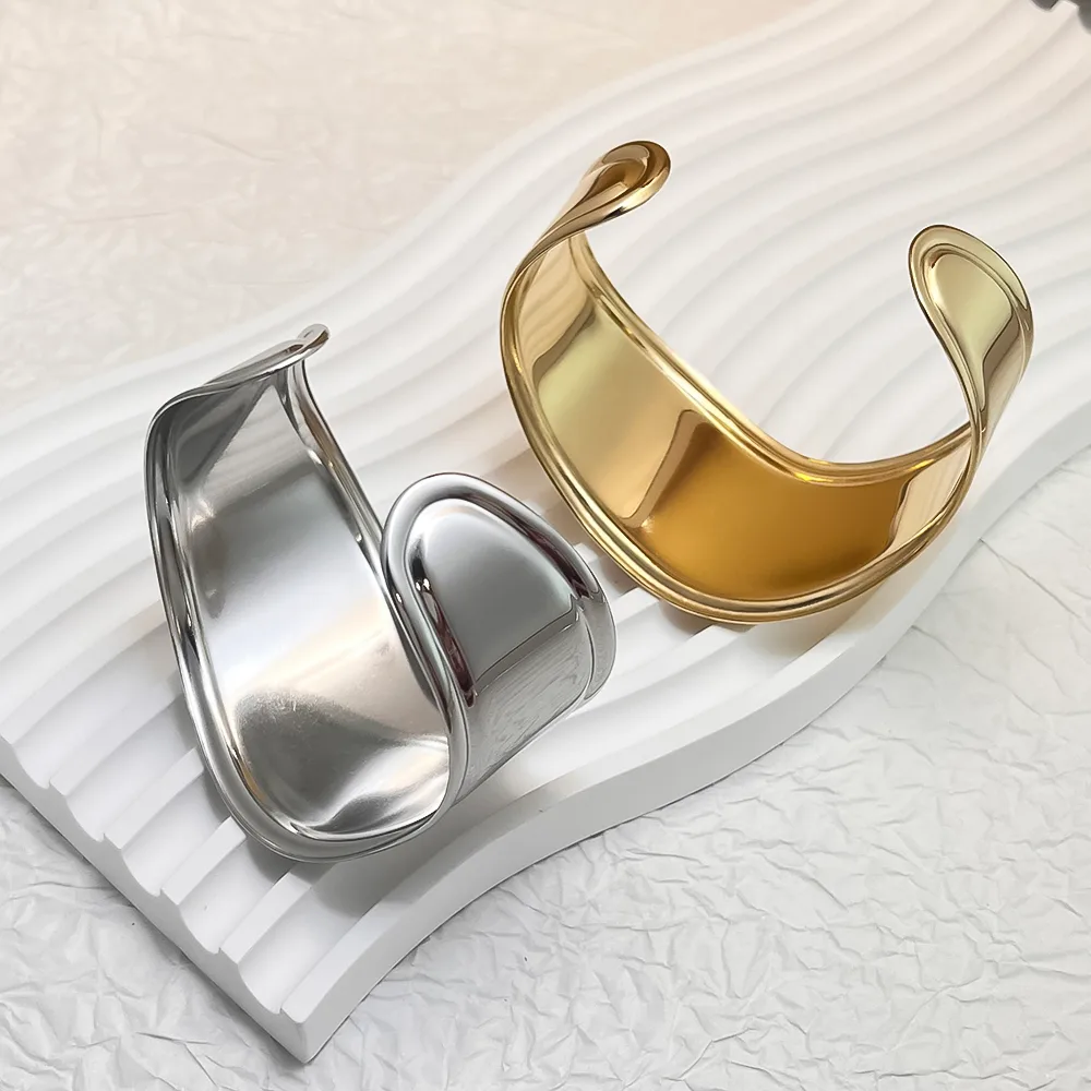 Casual Exaggerated Oversized C Shape 304 Stainless Steel 18K Gold Plated None Bangle In Bulk display picture 9