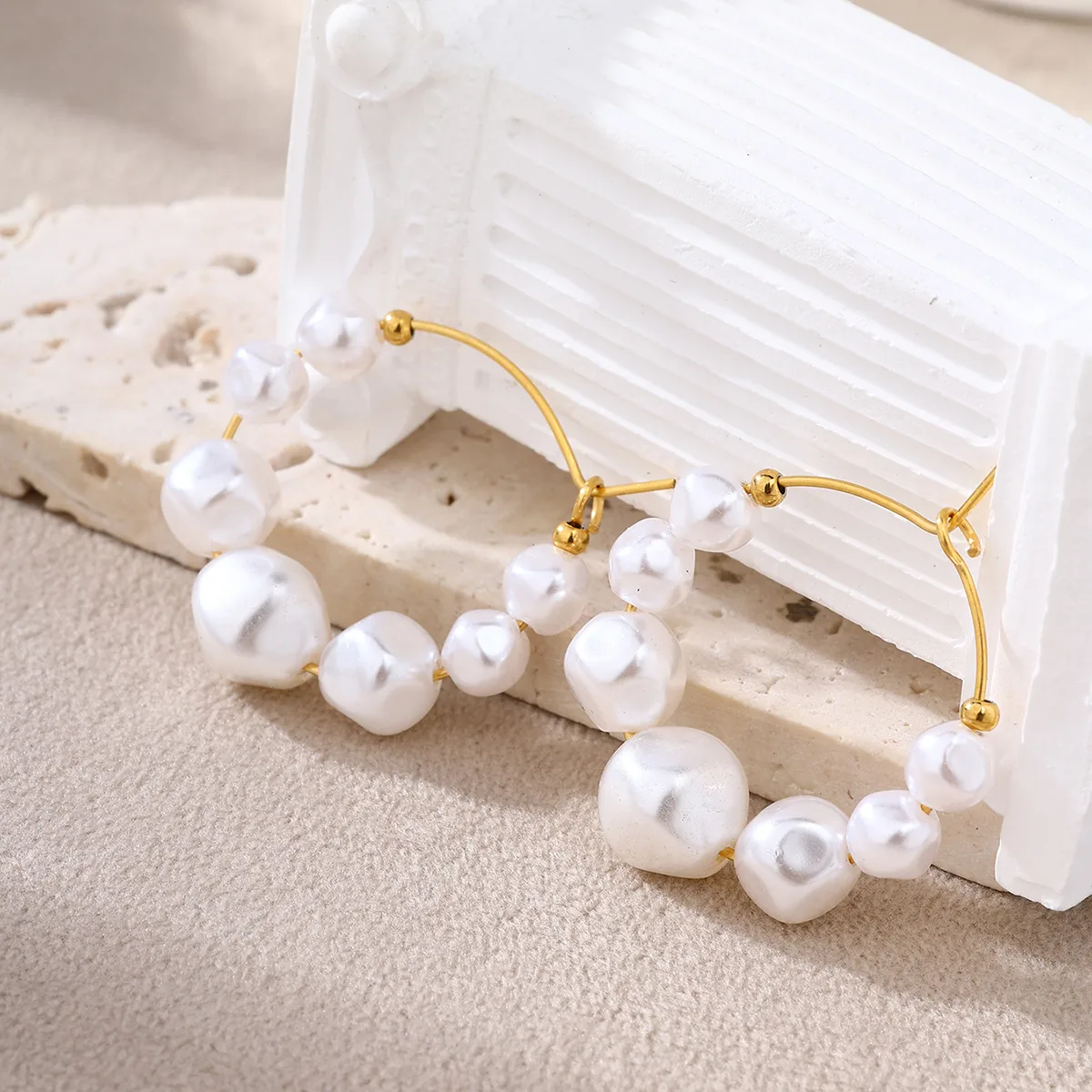 1 Pair Baroque Style Modern Style C Shape 304 Stainless Steel 18K Gold Plated Ear Studs display picture 3