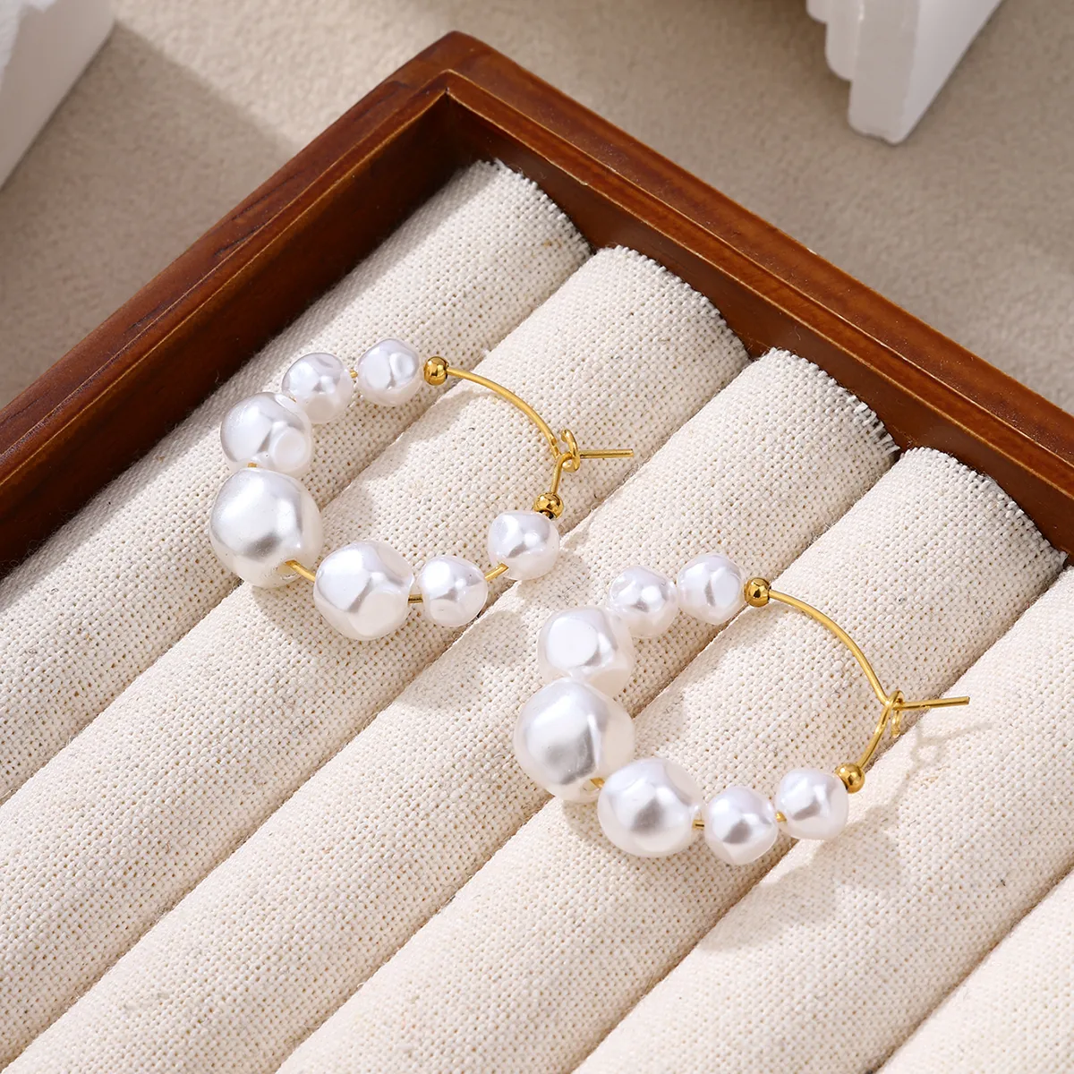 1 Pair Baroque Style Modern Style C Shape 304 Stainless Steel 18K Gold Plated Ear Studs display picture 5