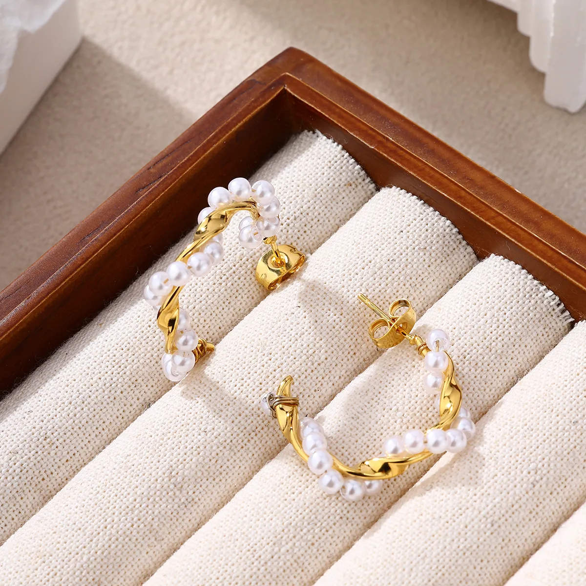1 Pair Baroque Style Modern Style C Shape 304 Stainless Steel 18K Gold Plated Ear Studs display picture 10