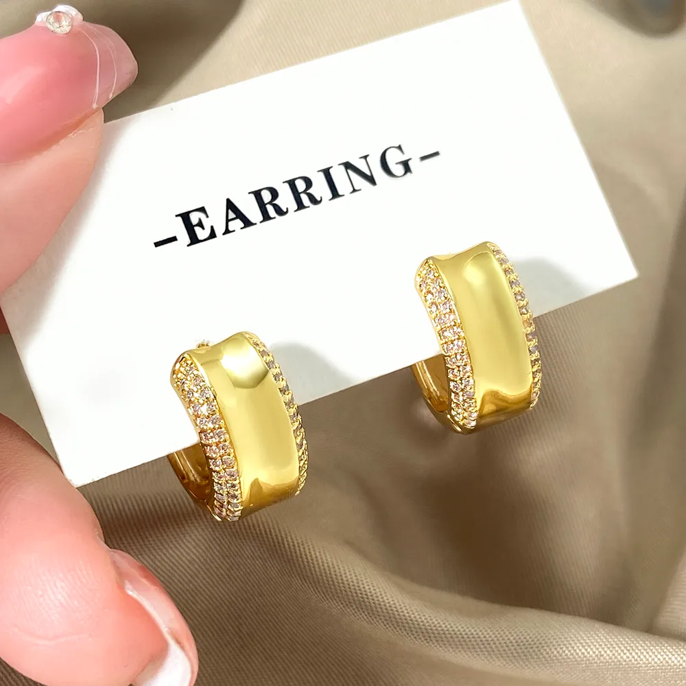 1 Pair Simple Style Geometric Polishing Plating Inlay Copper Zircon Hoop Earrings display picture 1