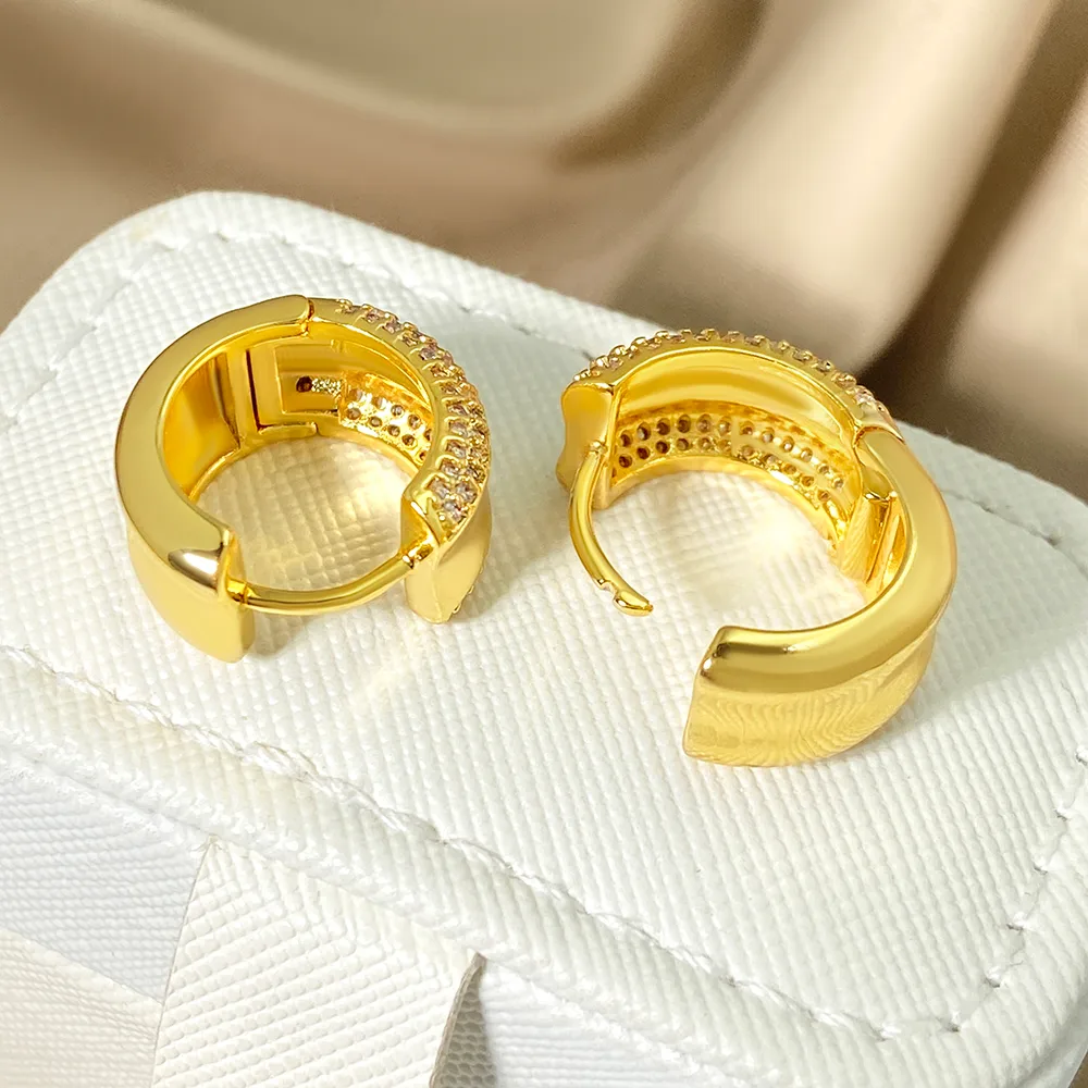 1 Pair Simple Style Geometric Polishing Plating Inlay Copper Zircon Hoop Earrings display picture 4