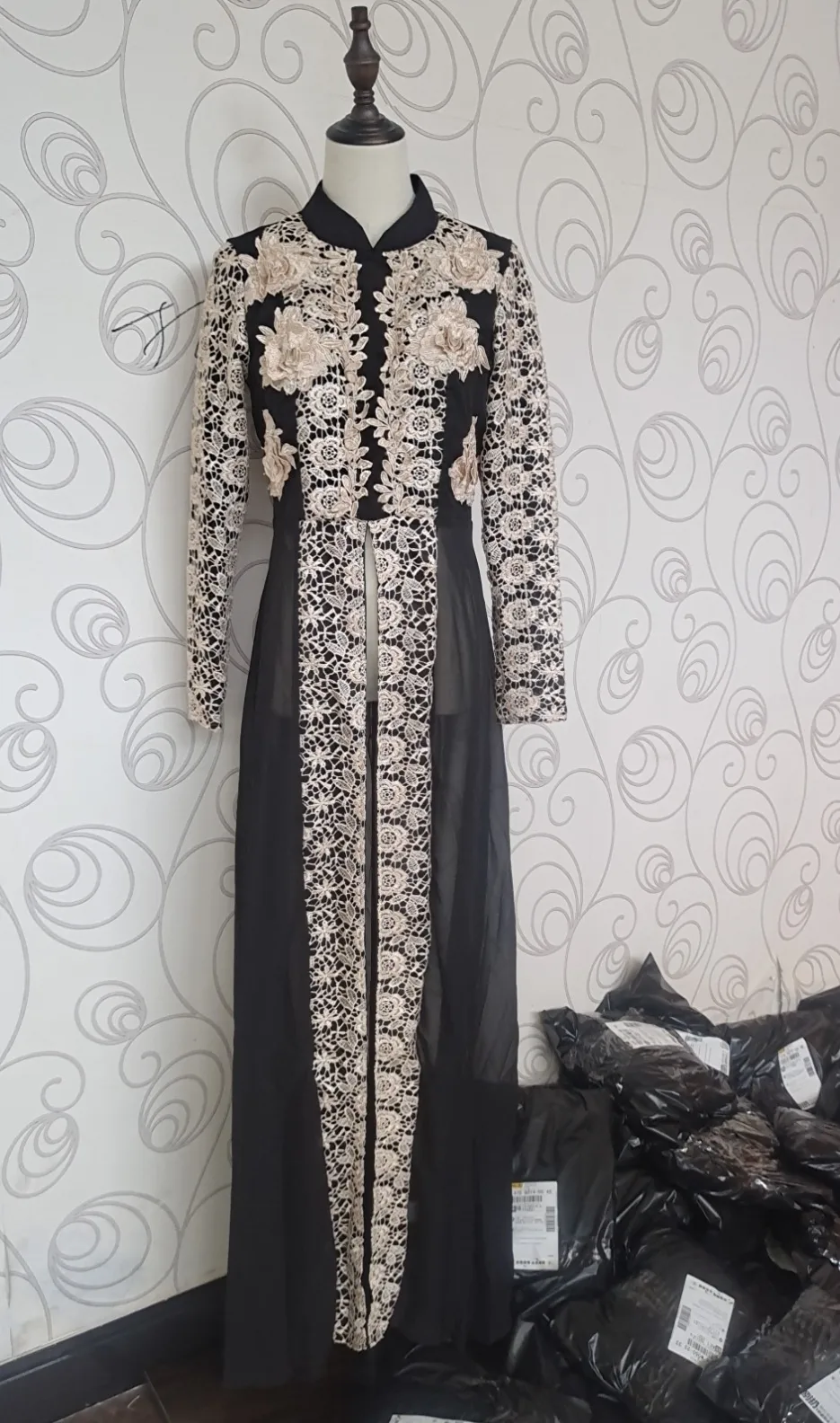 European And American Fashion Stand-up Collar & Lace Chiffon Dress Retro Style Women's Long Sleeve Lace Patchwork Waist-Slimming Dress display picture 3