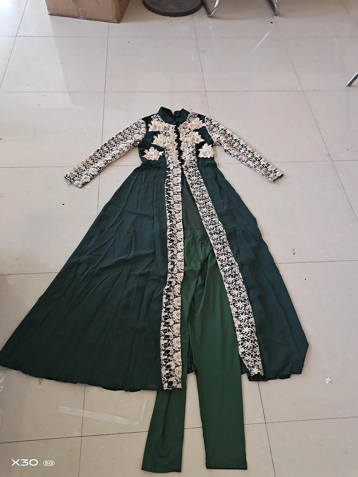 European And American Fashion Stand-up Collar & Lace Chiffon Dress Retro Style Women's Long Sleeve Lace Patchwork Waist-Slimming Dress display picture 5