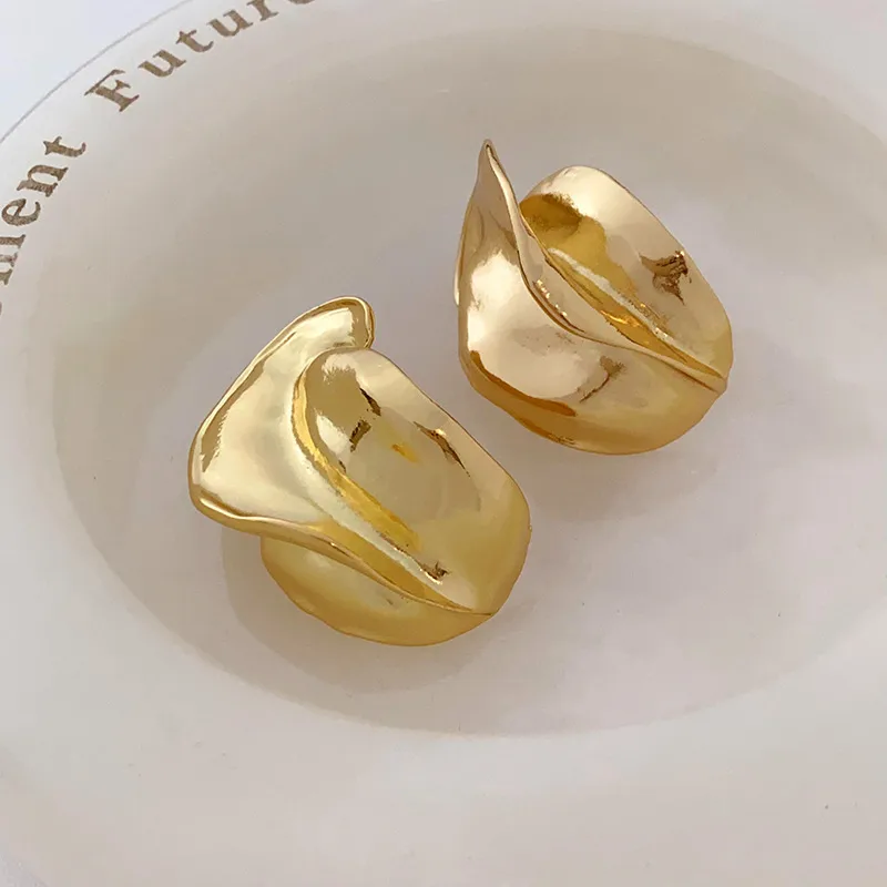 1 Pair Retro Classic Style Irregular Solid Color Irregular Plating Alloy Ear Studs display picture 9