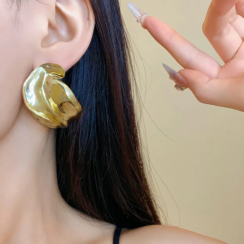 1 Pair Retro Classic Style Irregular Solid Color Irregular Plating Alloy Ear Studs display picture 18