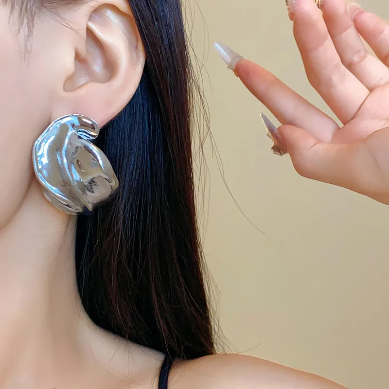 1 Pair Retro Classic Style Irregular Solid Color Irregular Plating Alloy Ear Studs display picture 20