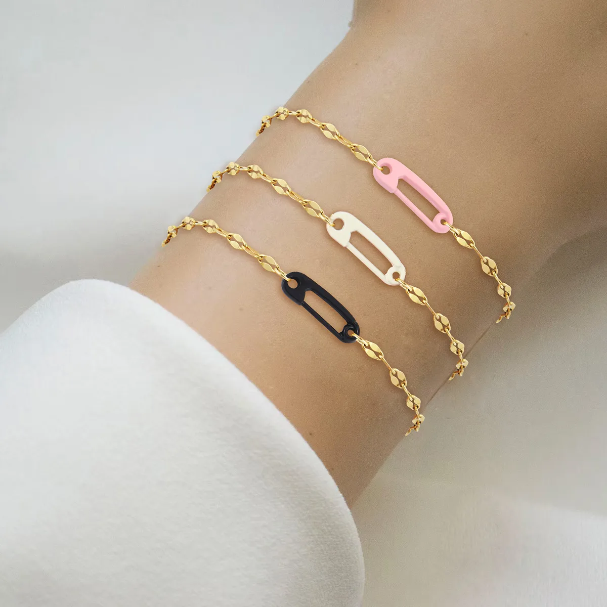 Elegant Simple Style Pin 201 Stainless Steel Copper Women's Bracelets display picture 1