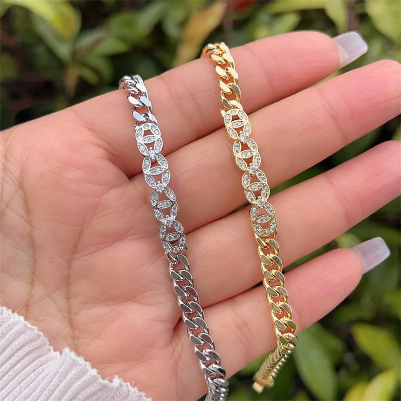 Classic Style Geometric Copper Inlay Zircon 18K Gold Plated Women's Bracelets display picture 12