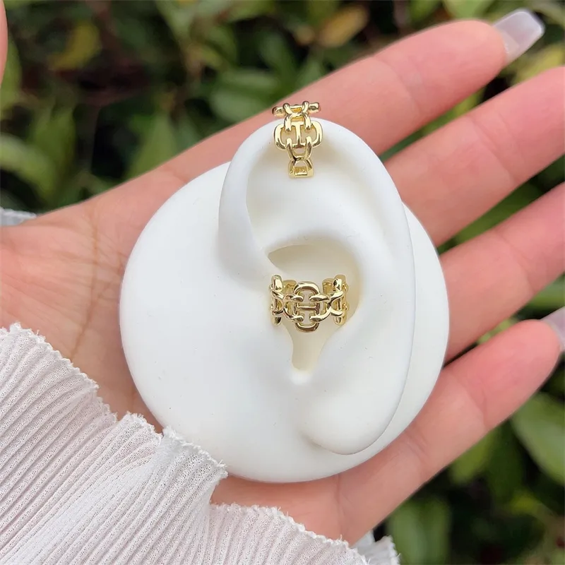 1 Pair Simple Style Classic Style Geometric Inlay Copper Zircon 18K Gold Plated Ear Cuffs display picture 7
