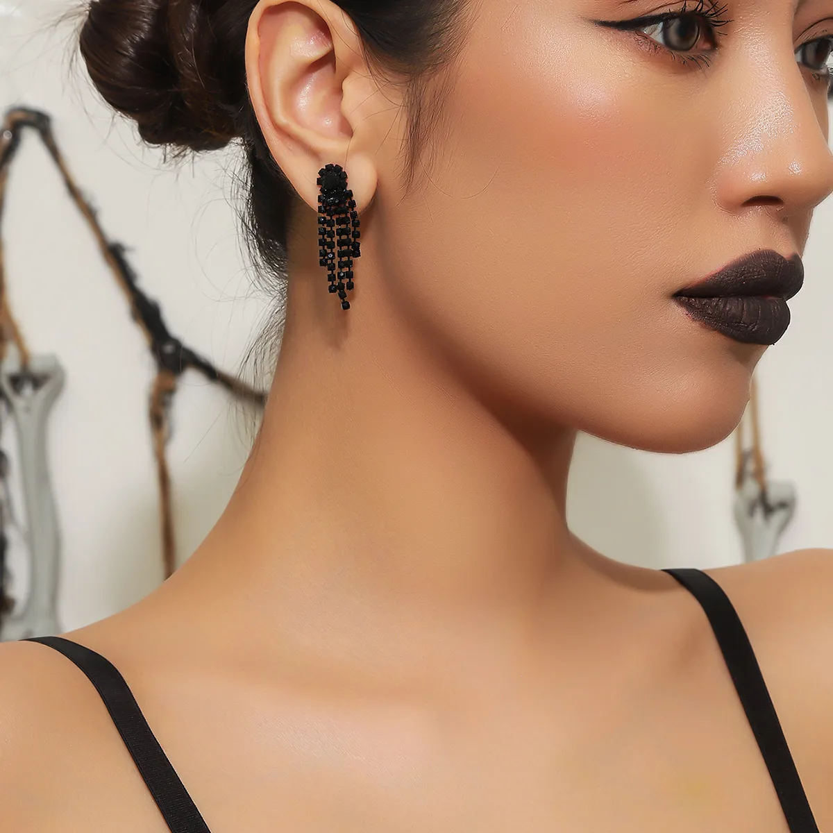 1 Pair Vacation Simple Style Solid Color Inlay Copper Rhinestones Ear Studs display picture 1