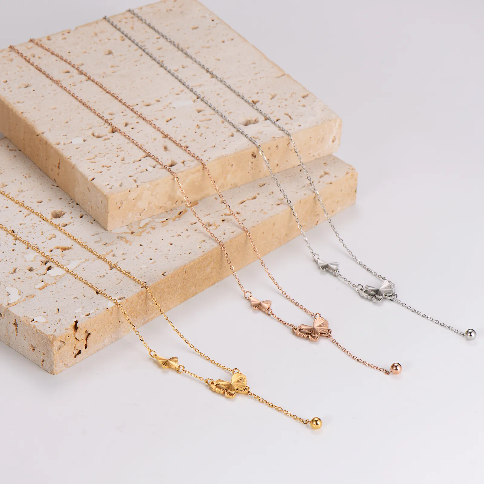 Casual Simple Style Round Butterfly 304 Stainless Steel Women's Necklace display picture 6