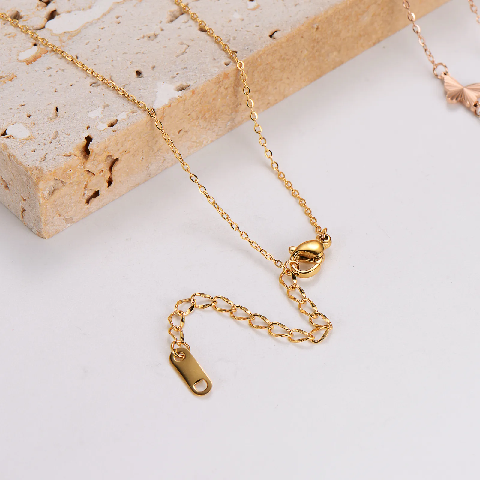 Casual Simple Style Round Butterfly 304 Stainless Steel Women's Necklace display picture 7