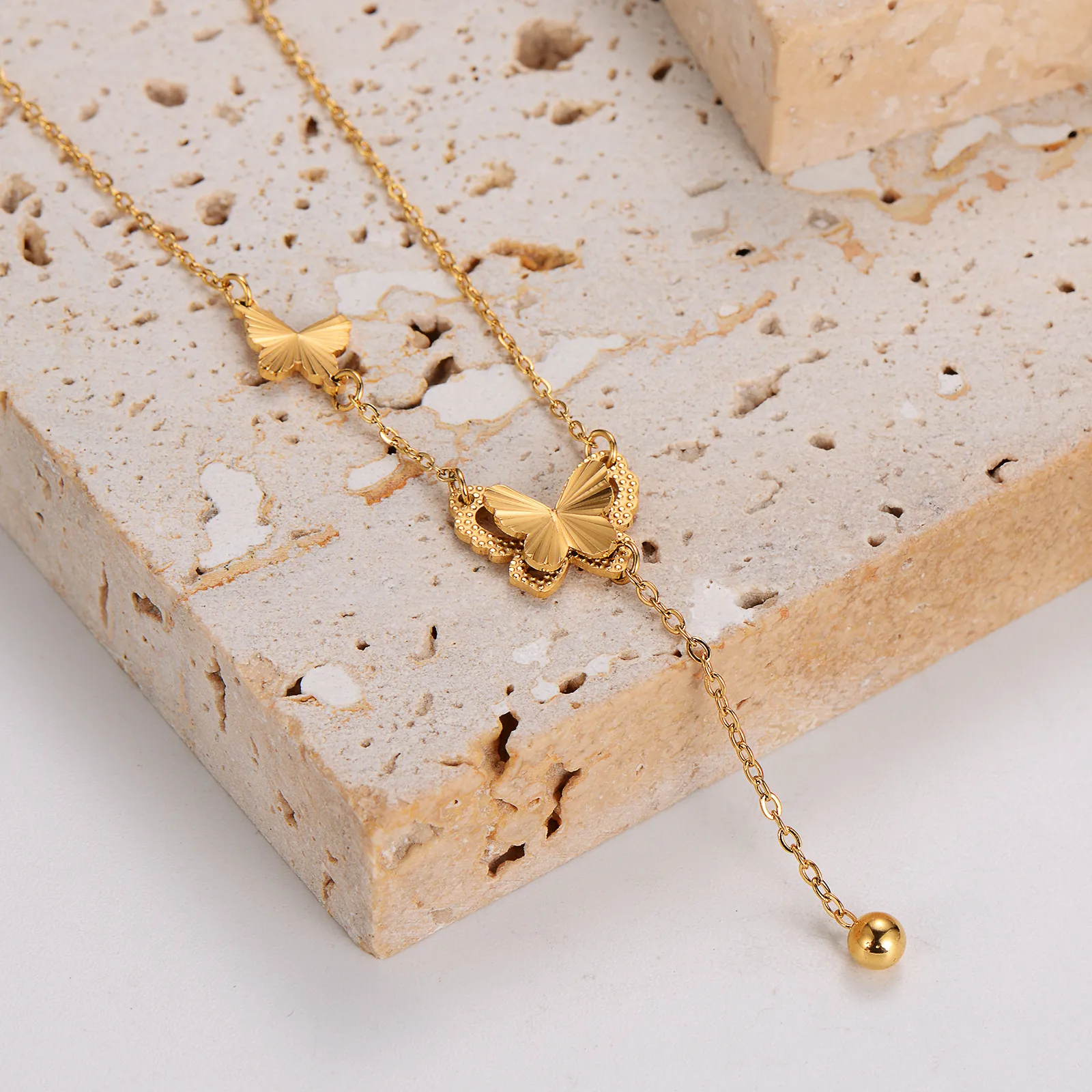 Casual Simple Style Round Butterfly 304 Stainless Steel Women's Necklace display picture 8