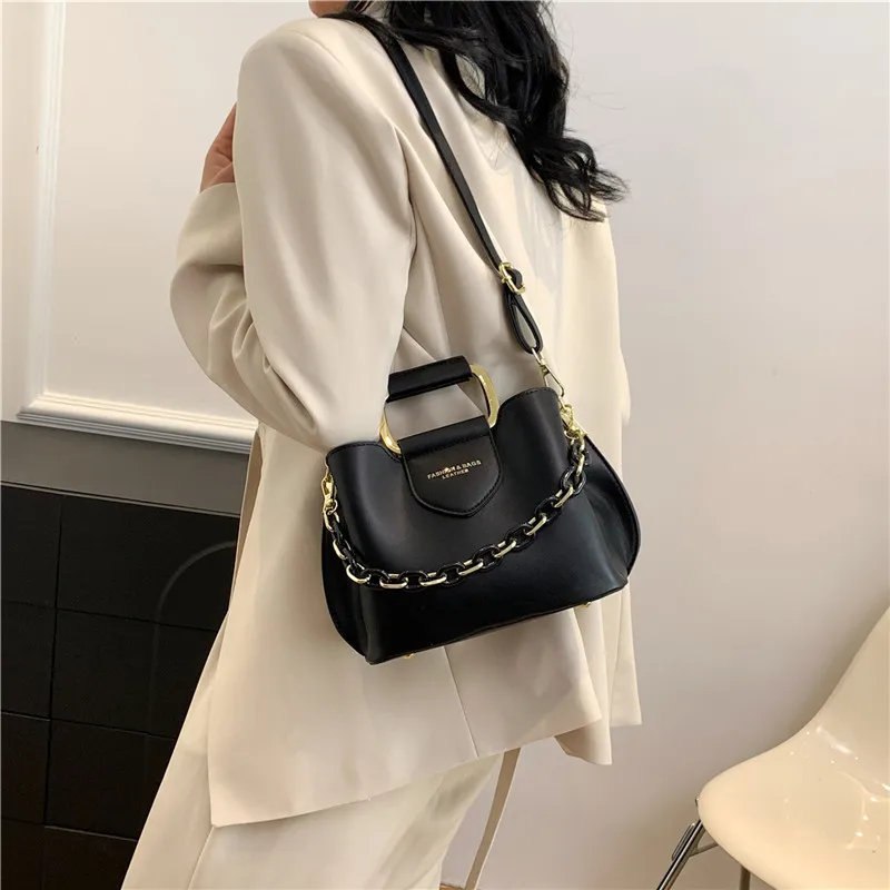 Women's Pu Leather Solid Color Classic Style Streetwear Square Zipper Handbag Crossbody Bag display picture 4