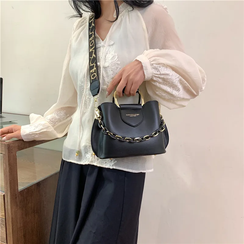 Women's Pu Leather Solid Color Classic Style Streetwear Square Zipper Handbag Crossbody Bag display picture 6