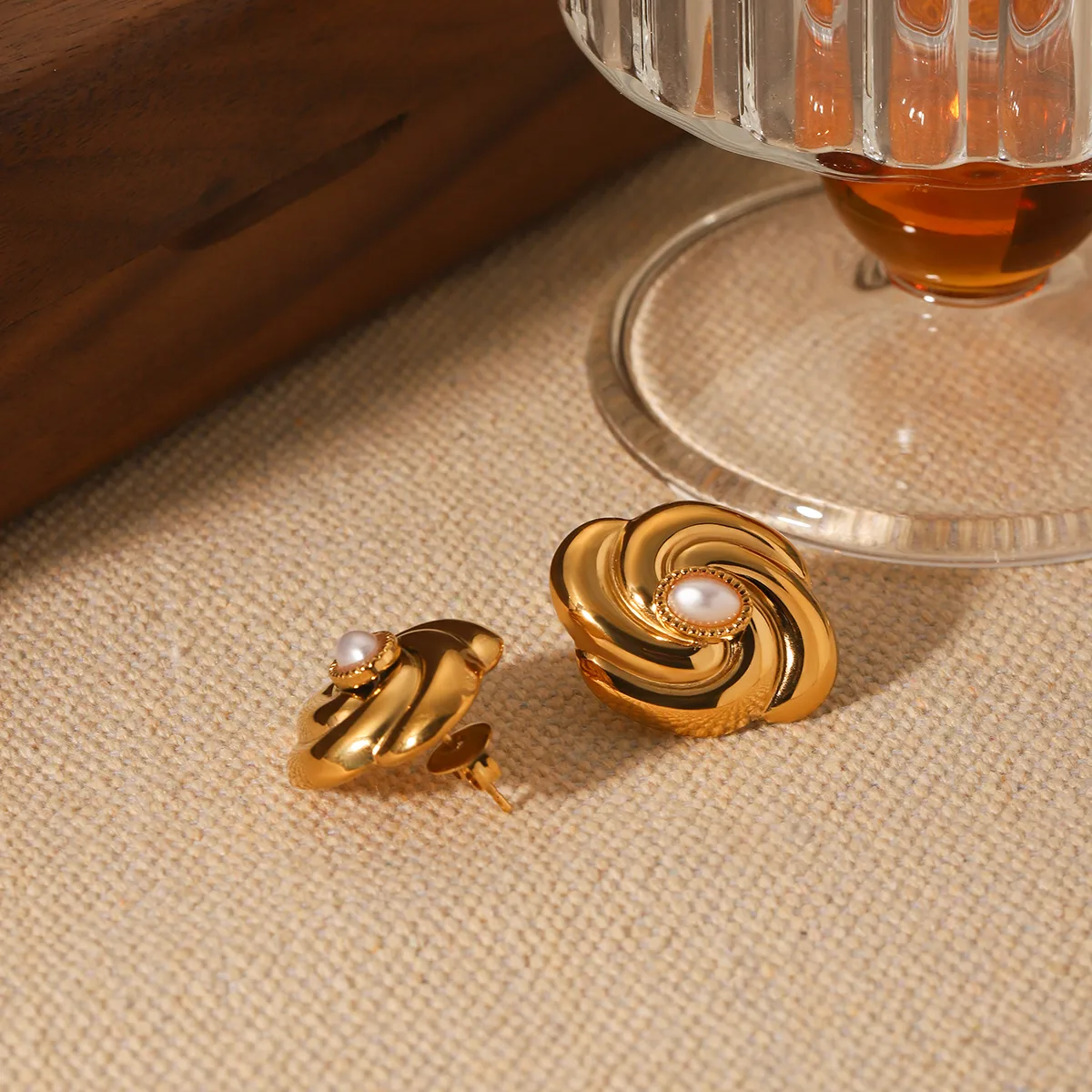 1 Pair IG Style Classic Style Flower 304 Stainless Steel Titanium Steel 18K Gold Plated Ear Studs display picture 5