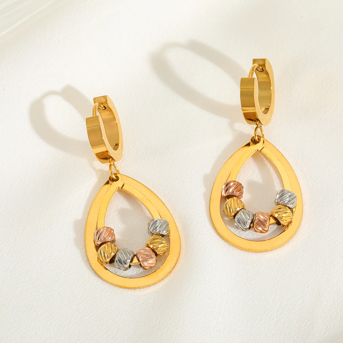1 Pair Basic Simple Style Oval Water Droplets 304 Stainless Steel 18K Gold Plated Drop Earrings display picture 2