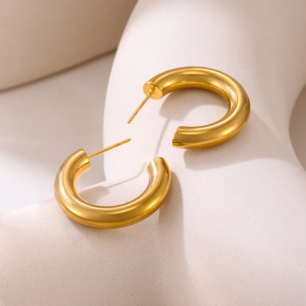 Elegant Luxurious Vacation C Shape Plating 304 Stainless Steel 18K Gold Plated Earrings display picture 2