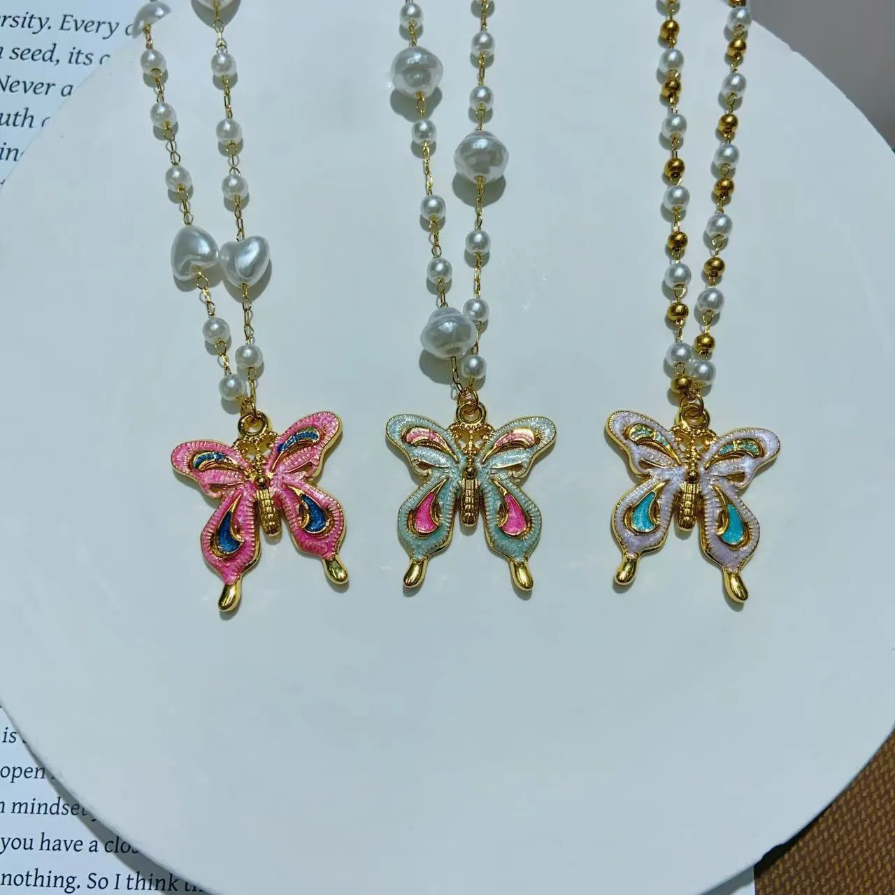 Elegant Basic Butterfly 304 Stainless Steel Enamel Imitation Pearl 18K Gold Plated Women's Pendant Necklace display picture 1