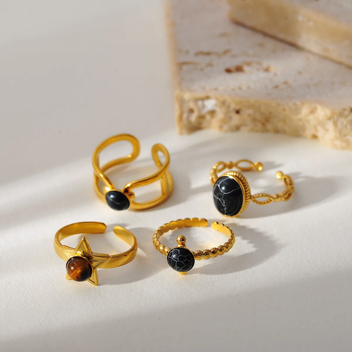 Retro Geometric 304 Stainless Steel Plating Inlay Rhinestones 18K Gold Plated Women's Open Rings display picture 3