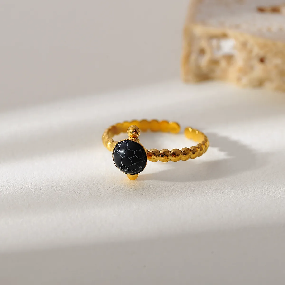 Retro Geometric 304 Stainless Steel Plating Inlay Rhinestones 18K Gold Plated Women's Open Rings display picture 5