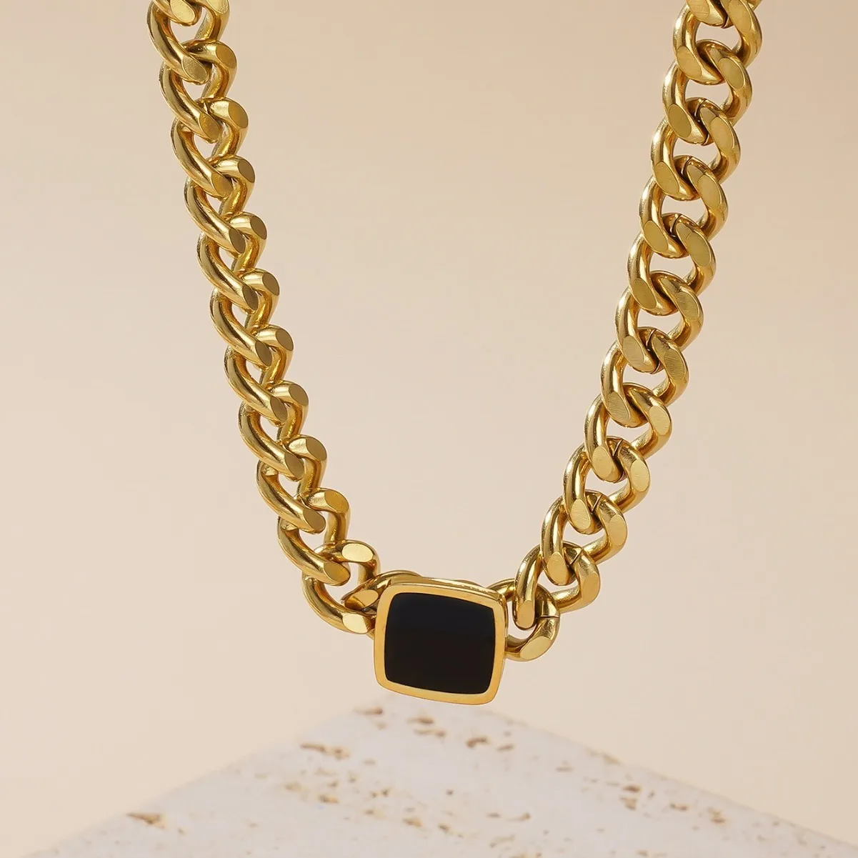 Retro Classic Style Square Solid Color Titanium Steel 18K Gold Plated Unisex Bracelets Necklace display picture 1