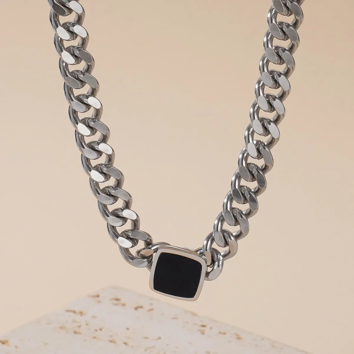 Retro Classic Style Square Solid Color Titanium Steel 18K Gold Plated Unisex Bracelets Necklace display picture 2