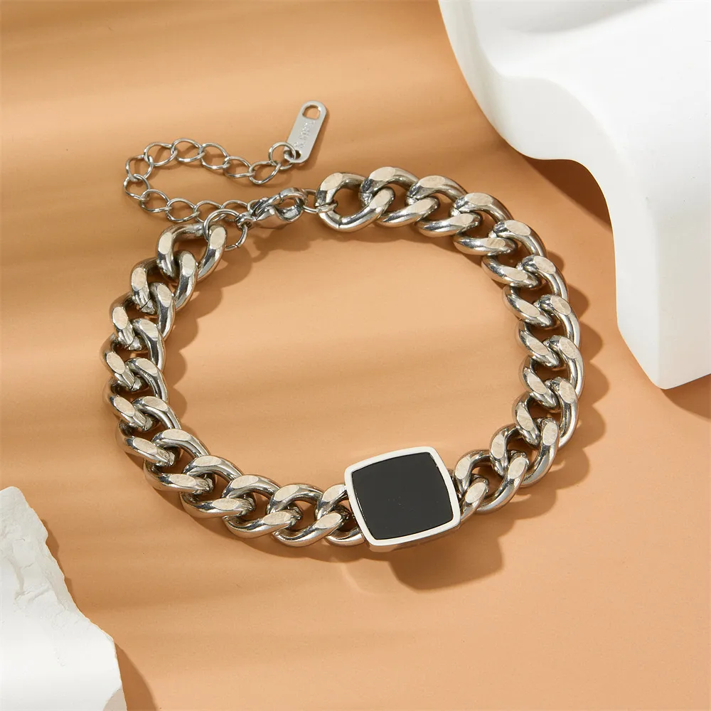 Retro Classic Style Square Solid Color Titanium Steel 18K Gold Plated Unisex Bracelets Necklace display picture 5