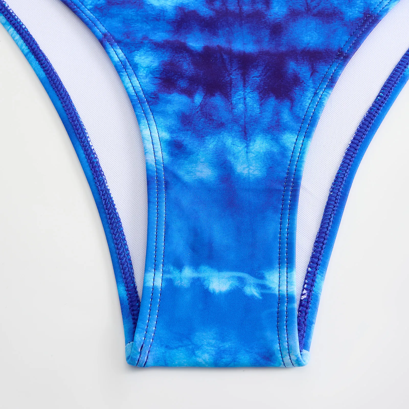 Swimwear display picture 10