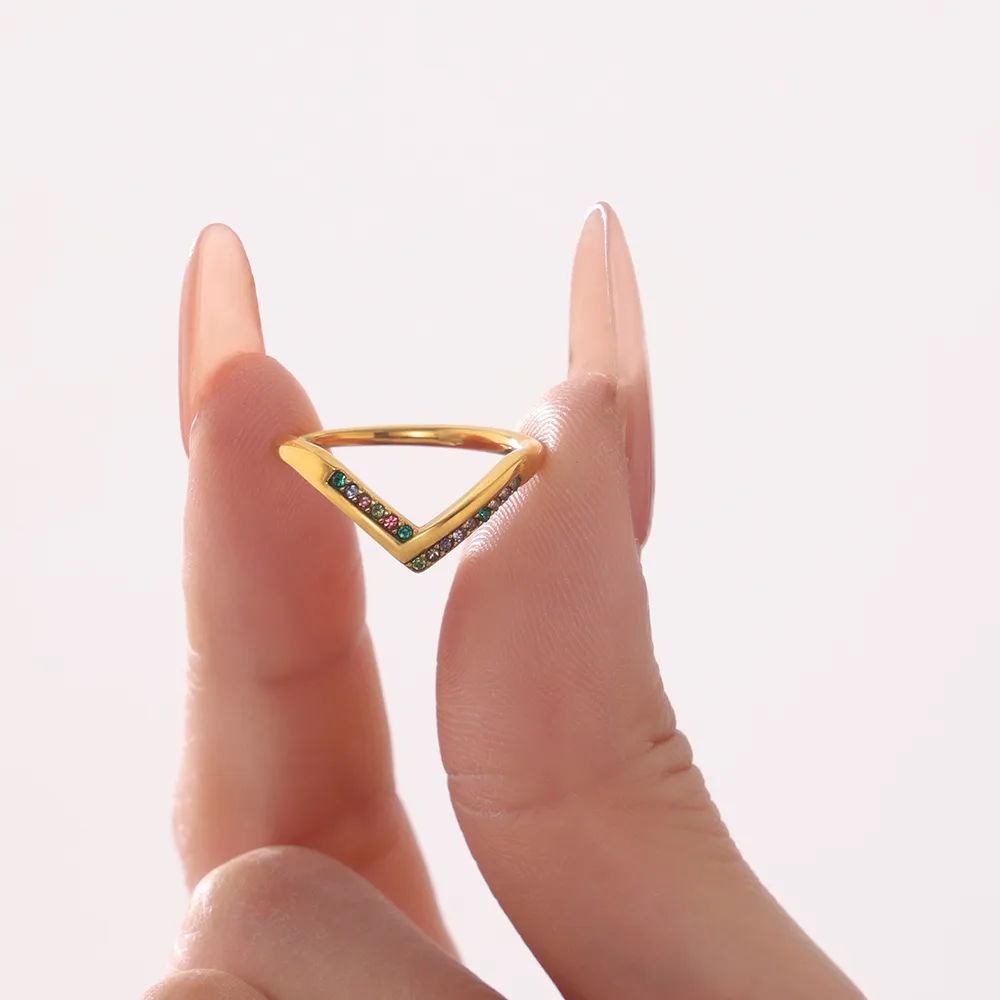 Elegant V Shape 304 Stainless Steel Plating Inlay Zircon 18K Gold Plated Women's Rings display picture 3