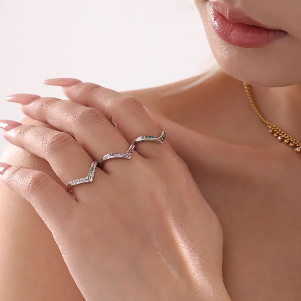 Elegant V Shape 304 Stainless Steel Plating Inlay Zircon 18K Gold Plated Women's Rings display picture 5
