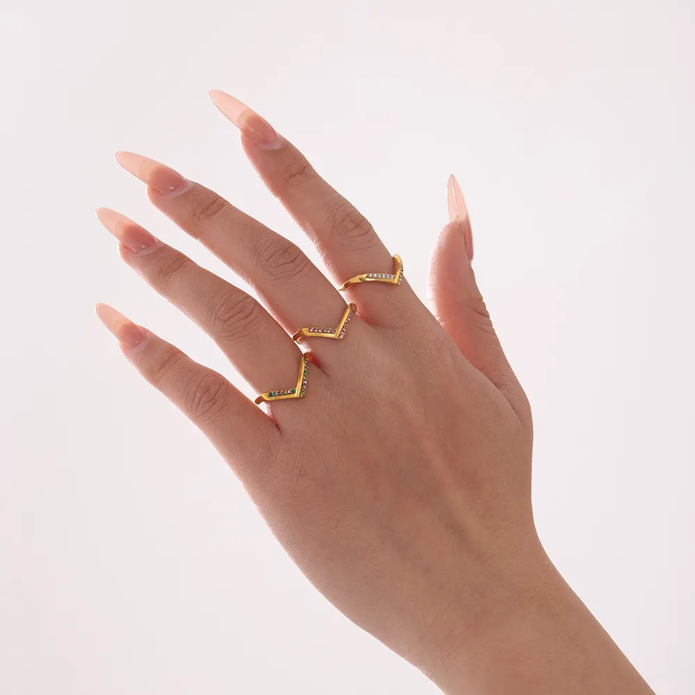 Elegant V Shape 304 Stainless Steel Plating Inlay Zircon 18K Gold Plated Women's Rings display picture 4